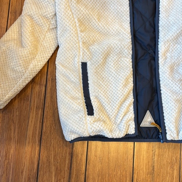 Kids reversible mountain fleece jacket.  Llbean size 8 - Picture 6 of 10